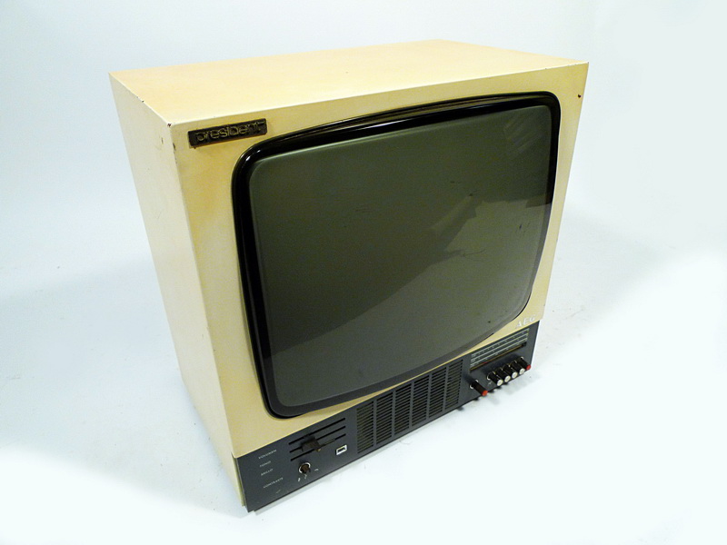 base+televisior aeg president madera 220v.-nofun. 51x50x38 110x50x38 1u